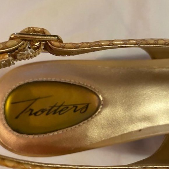 Trotters Fashionable Sling backs - Size 8 Narrow - Picture 5 of 13